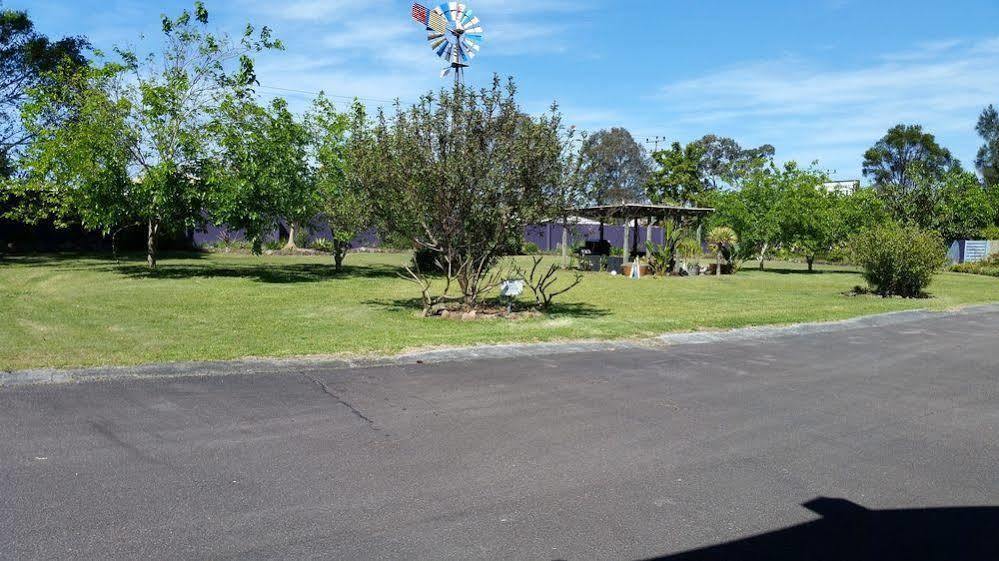 Karuah Gardens Motel Exterior photo